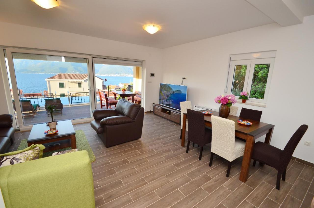 Leut Stone Residence Tivat Exterior foto