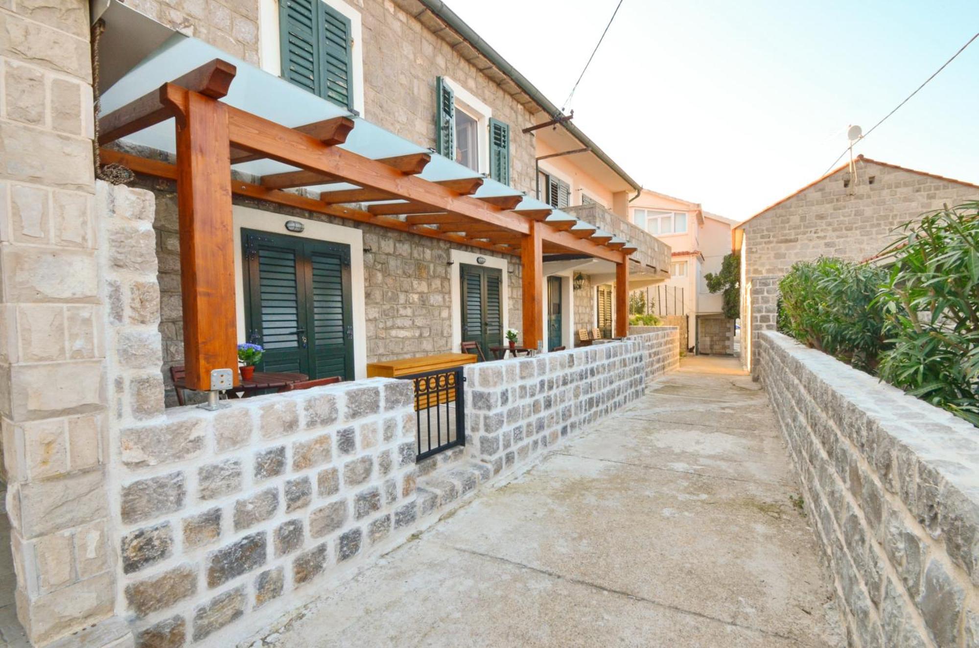 Leut Stone Residence Tivat Habitación foto